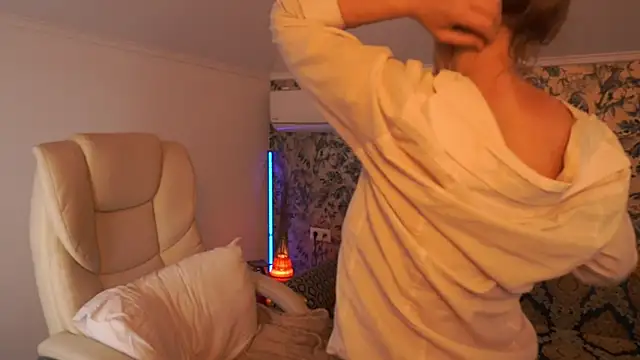 BellaLaPetit online show from 04/15/26, 01:44