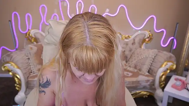 BellaLaPetit online show from 11/03/25, 02:09