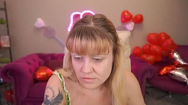 BellaLaPetit online show from 02/20/26, 01:35