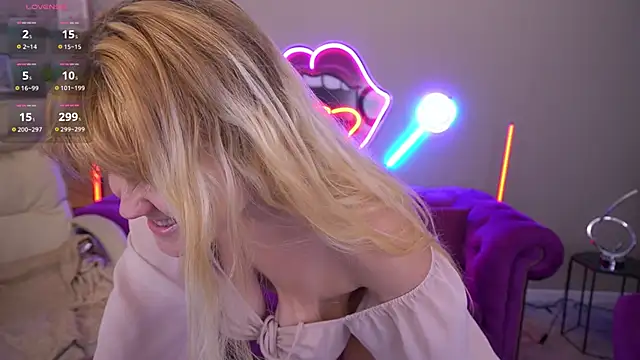 BellaLaPetit online show from 11/26/25, 02:39