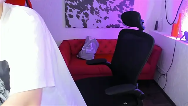 AuroraWrenfield online show from 11/25/25, 04:24