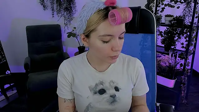 AuroraWrenfield online show from 04/08/26, 02:24