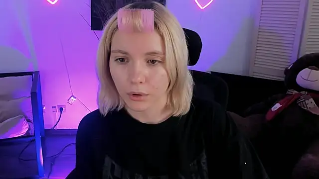 AuroraWrenfield online show from 02/09/26, 04:43