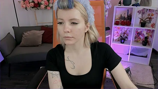 AuroraWrenfield online show from 03/05/26, 04:31