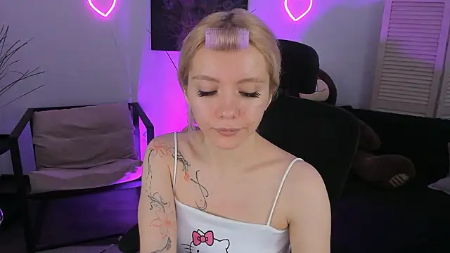 AuroraWrenfield online show from 03/02/26, 04:24