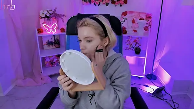 AuroraWrenfield online show from 11/03/25, 04:17