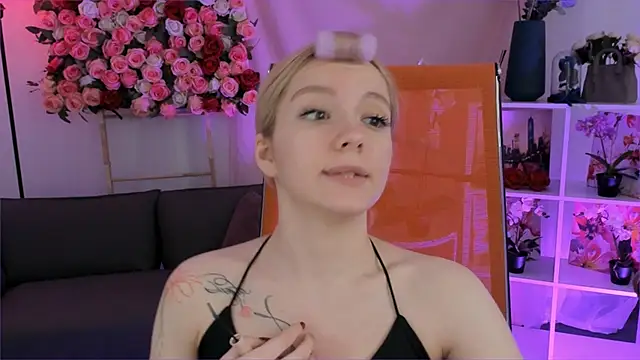 AuroraWrenfield online show from 03/03/26, 04:19