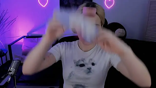 AuroraWrenfield online show from 04/13/26, 04:16