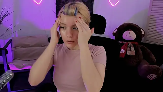 AuroraWrenfield online show from 03/16/26, 04:20