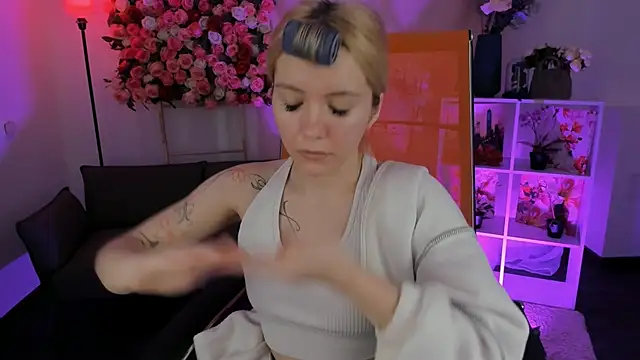 AuroraWrenfield online show from 03/18/26, 01:31