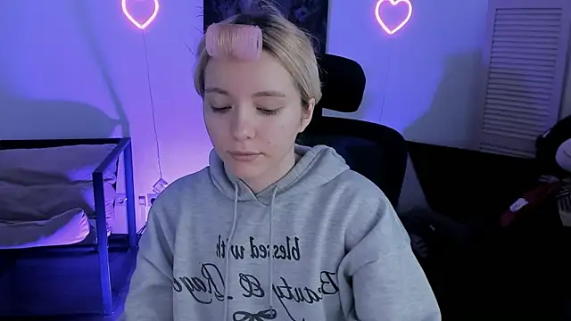 AuroraWrenfield online show from 02/10/26, 04:33