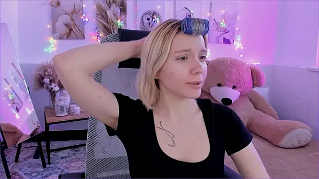 AuroraWrenfield online show from 02/05/26, 07:26