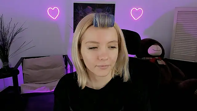 AuroraWrenfield online show from 03/11/26, 04:17