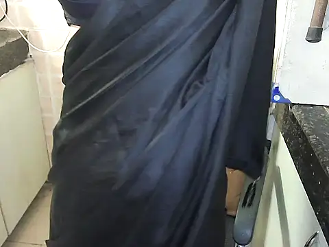 lovepihuu online show from 10/24/25, 04:44