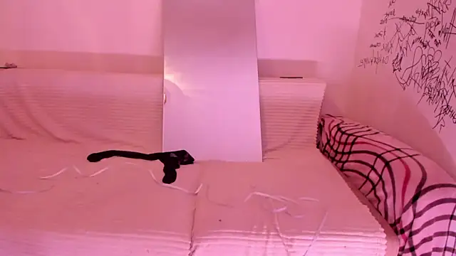 Lil Foxy9 online show from 05/14/26, 06:49