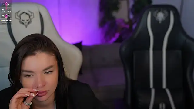 Goldie Flame online show from 11/17/25, 07:51