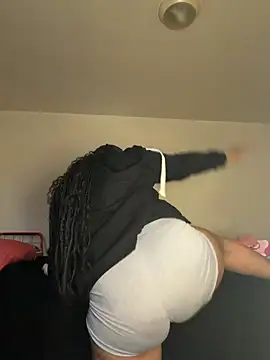 yummy0322 online show from 02/22/26, 05:36