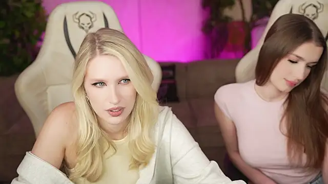 Scarlett Sweet054 online show from 10/28/25, 03:22