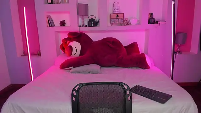 Camila Rivers online show from 04/15/26, 12:42