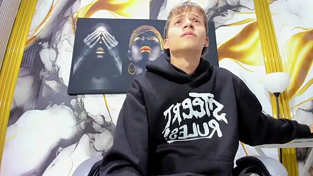 mono blonde online show from 06/08/26, 11:11