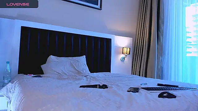 marrenaa online show from 11/22/25, 07:07