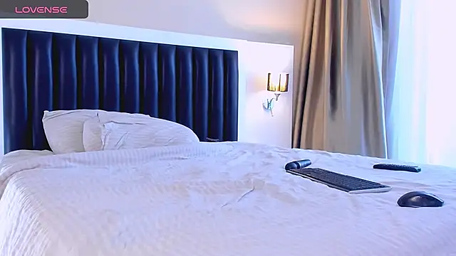 marrenaa online show from 11/25/25, 07:08