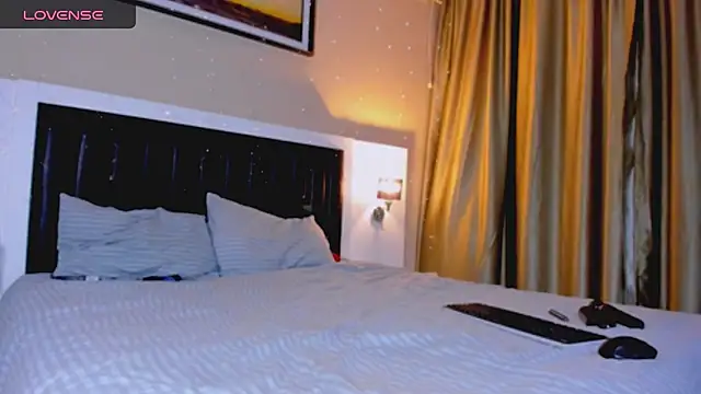 marrenaa online show from 12/18/25, 06:29