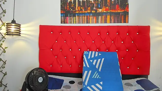 carolinacrus01 online show from 11/20/25, 02:29