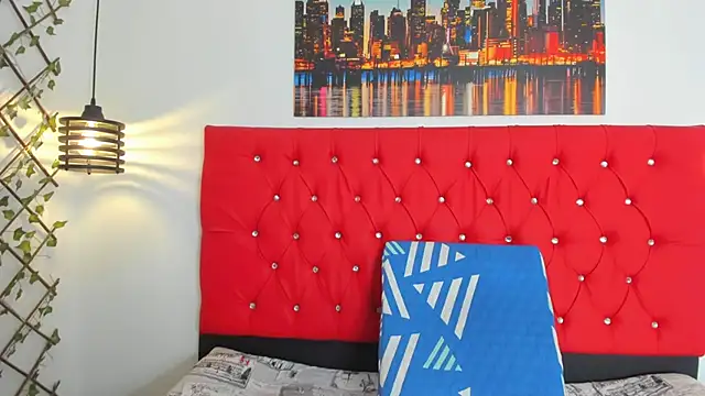 carolinacrus01 online show from 09/18/25, 03:48