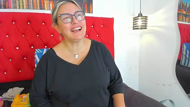 carolinacrus01 online show from 12/02/25, 04:09