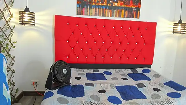 carolinacrus01 online show from 10/28/25, 03:11