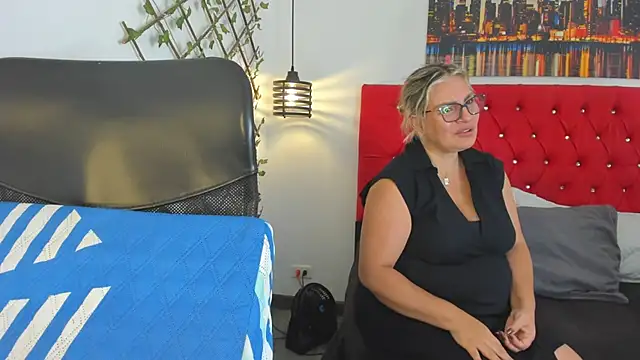 carolinacrus01 online show from 09/27/25, 05:30