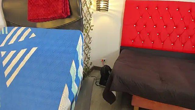 carolinacrus01 online show from 10/26/25, 02:50