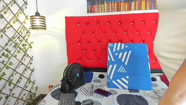 carolinacrus01 online show from 09/25/25, 02:45