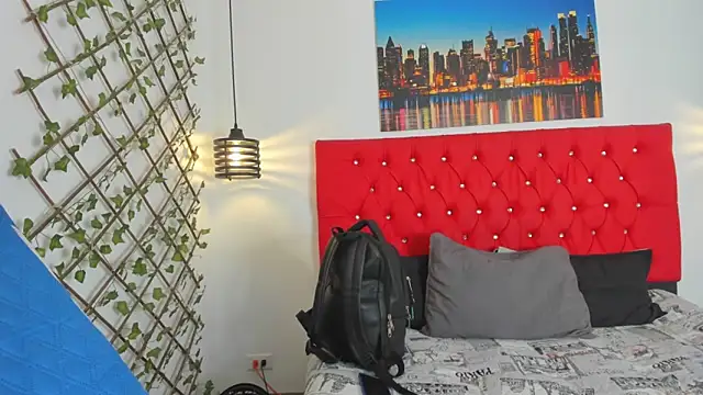 carolinacrus01 online show from 10/04/25, 03:46