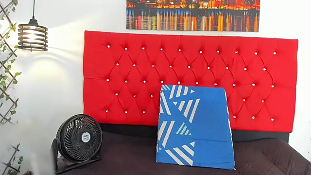 carolinacrus01 online show from 11/10/25, 03:17