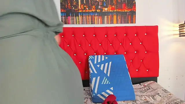 carolinacrus01 online show from 09/30/25, 04:13