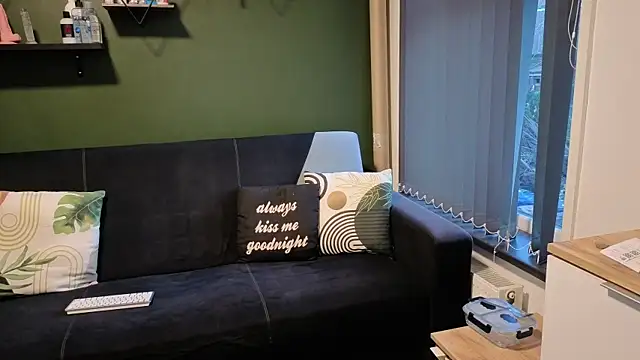 Snapshot of Eveline_Beauty_Kitty chatting on 11/30/25, 03:46 Eveline Beauty Kitty online show from 11/30/25, 03:46