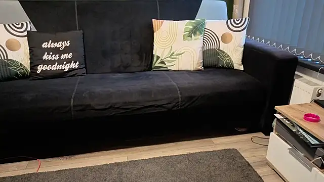 Snapshot of Eveline_Beauty_Kitty chatting on 11/28/25, 03:45 Eveline Beauty Kitty online show from 11/28/25, 03:45