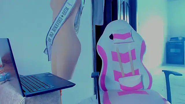 ISA BELLA VZL online show from 01/14/26, 08:56