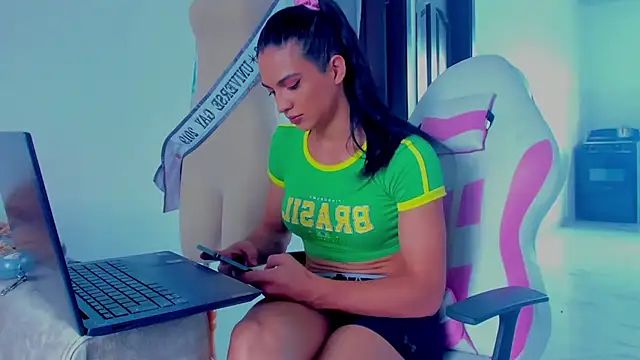 ISA BELLA VZL online show from 04/15/26, 06:56