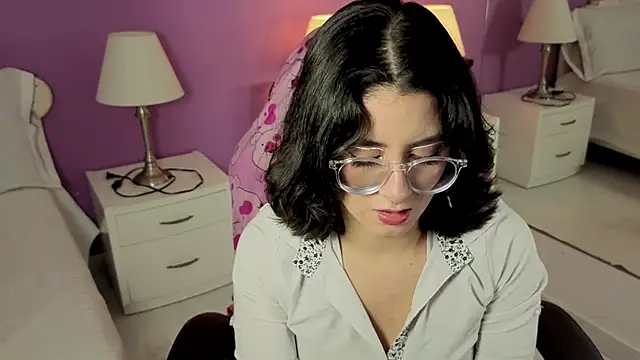 LiLLiAnderson online show from 10/21/25, 11:42