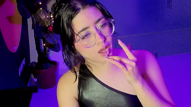 LiLLiAnderson online show from 12/17/25, 11:48