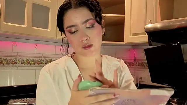 LiLLiAnderson online show from 12/18/25, 11:47