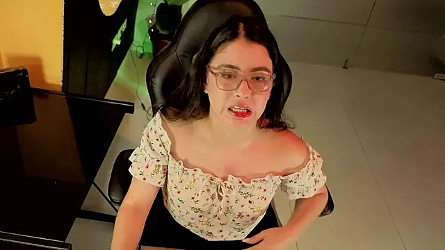 LiLLiAnderson online show from 09/21/25, 12:10