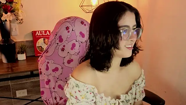 LiLLiAnderson online show from 11/11/25, 11:49