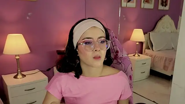 LiLLiAnderson online show from 11/06/25, 11:47