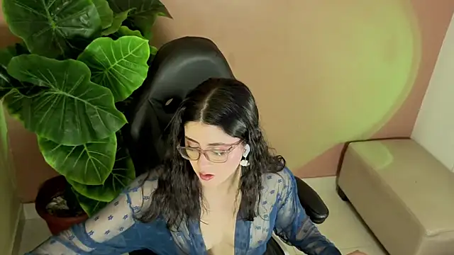 LiLLiAnderson online show from 09/29/25, 11:38