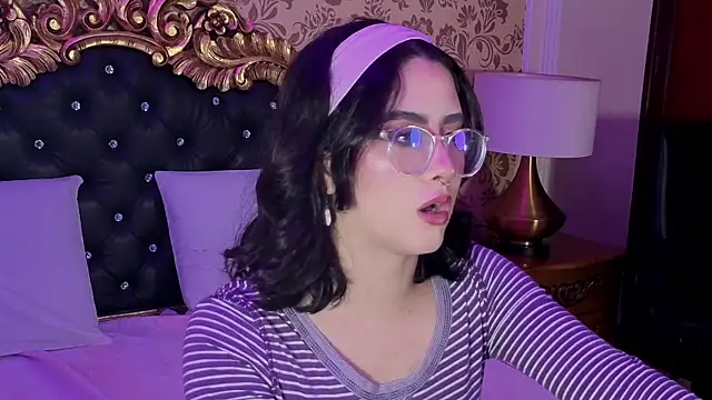 LiLLiAnderson online show from 11/21/25, 11:53