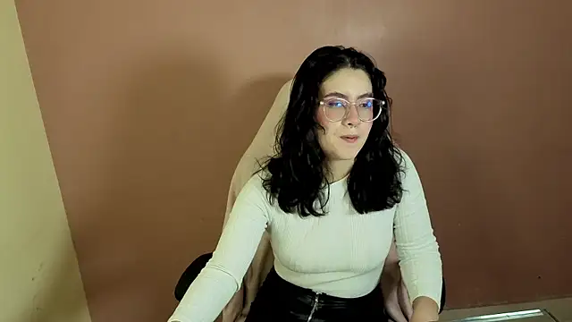 Snapshot of LiLLiAnderson chatting on 04/26/26, 11:40 LiLLiAnderson online show from 04/26/26, 11:40